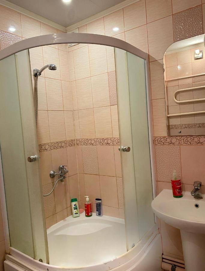 Апартаменты В Центре По Проспекту Победы Парковка Рядом TTchernihiv Extérieur photo