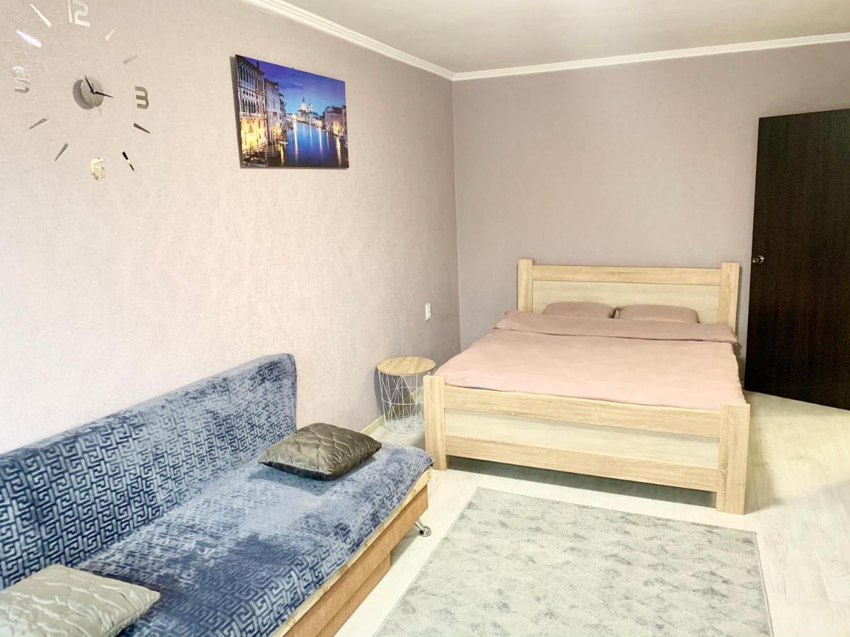 Апартаменты В Центре По Проспекту Победы Парковка Рядом TTchernihiv Extérieur photo