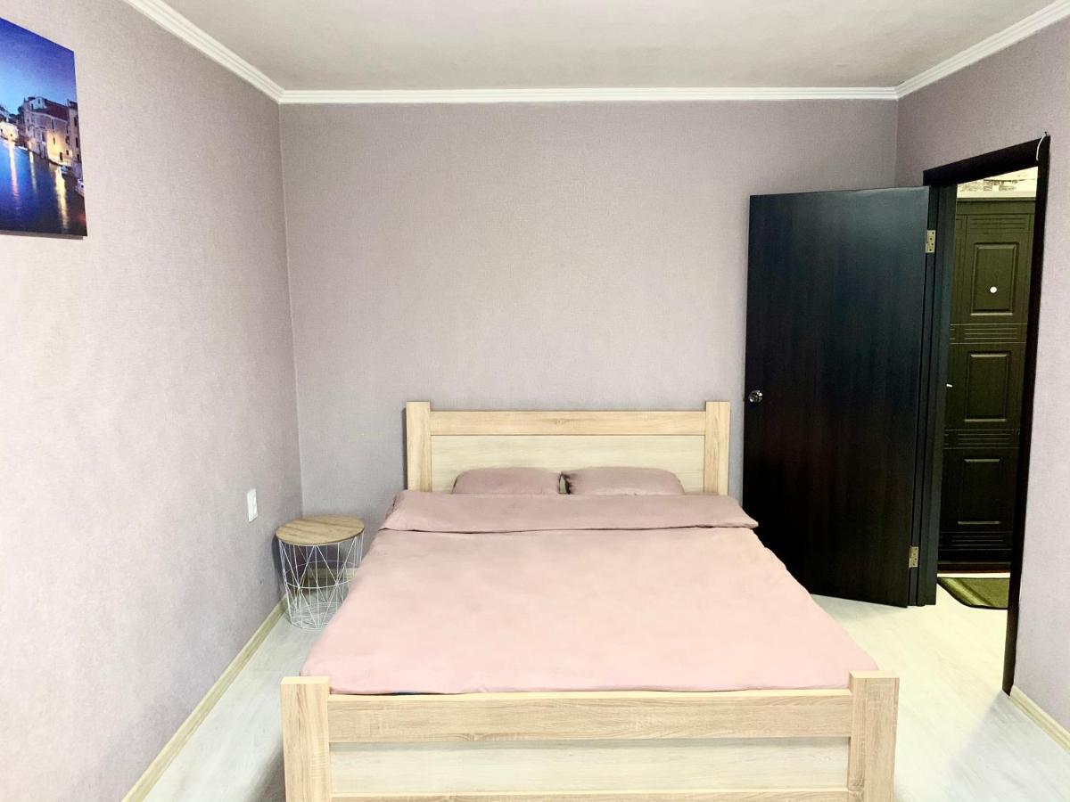 Апартаменты В Центре По Проспекту Победы Парковка Рядом TTchernihiv Extérieur photo